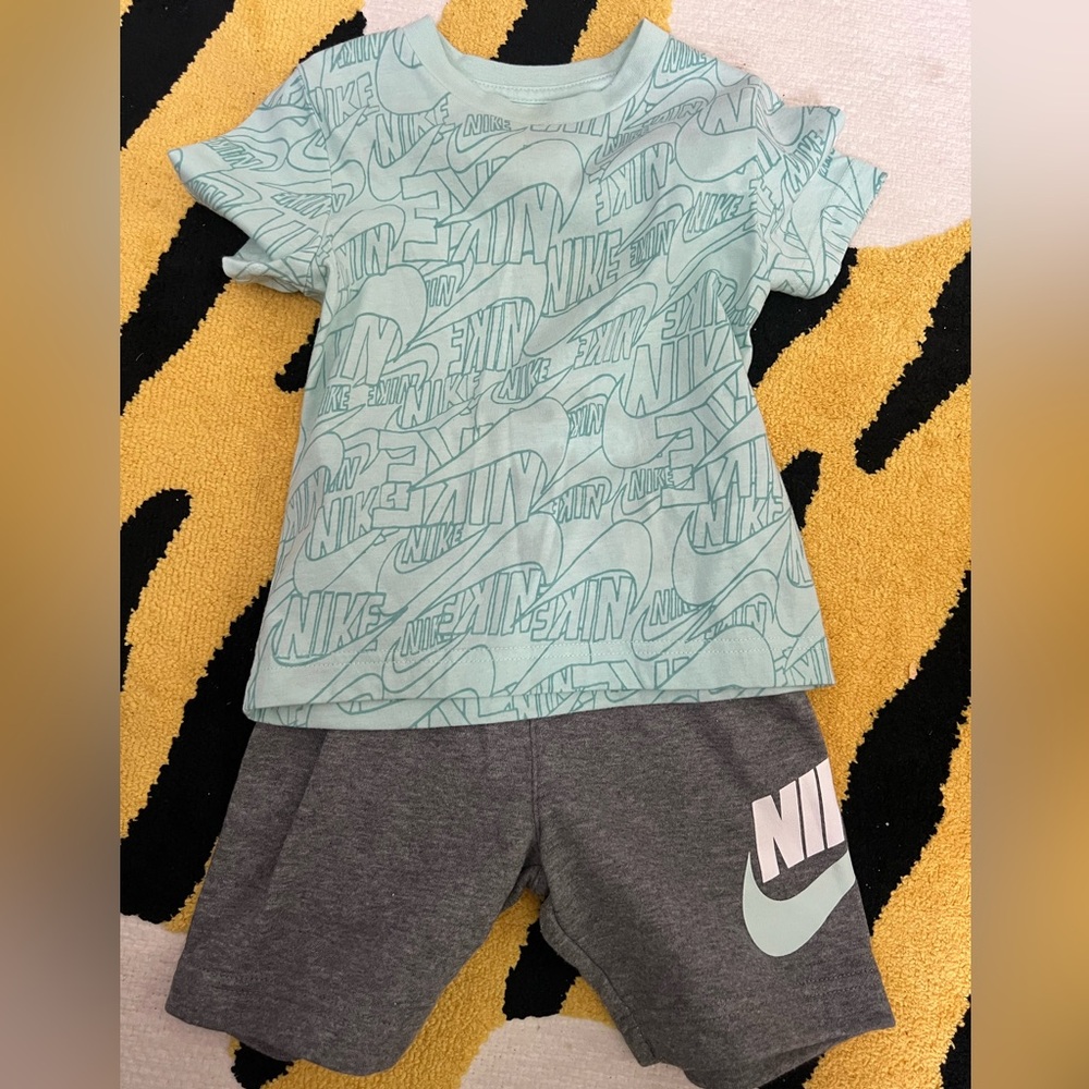 Nike Short Set 3T